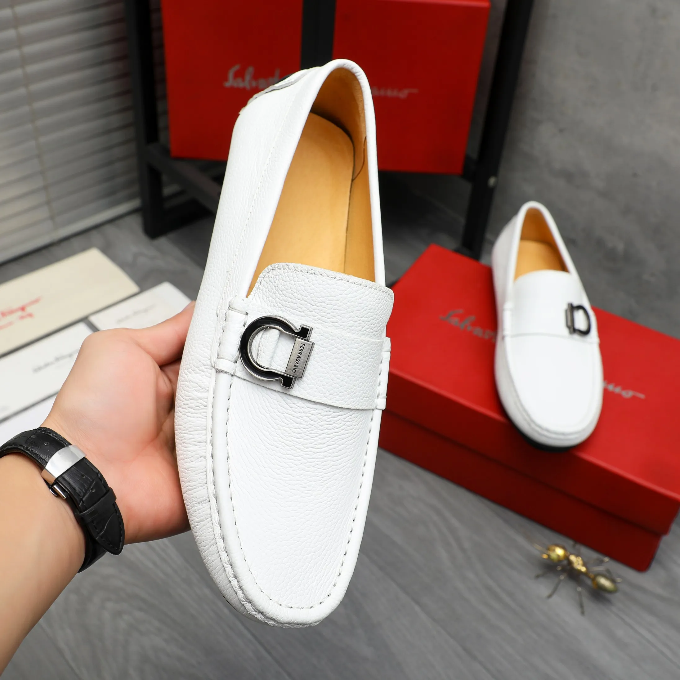 Men's shoes 💰p380 Product trademark: Ferragamo " Ferragamo ] Casual slip-on men's shoes Regular size: 38-45 Product material: Selected pebbled cowhide upper, pigskin lining, rubber outsole